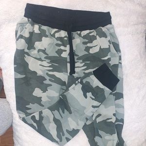 Camo Joggers🤍